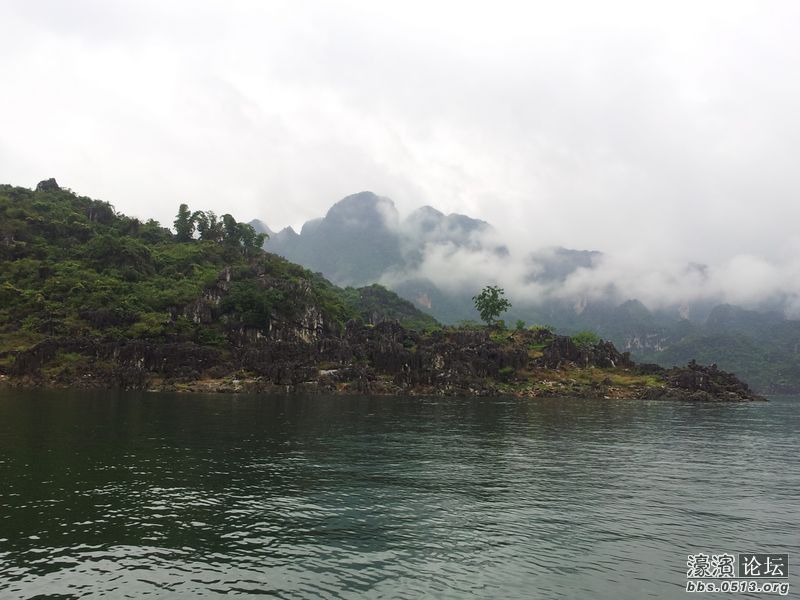 万峰湖1.jpg