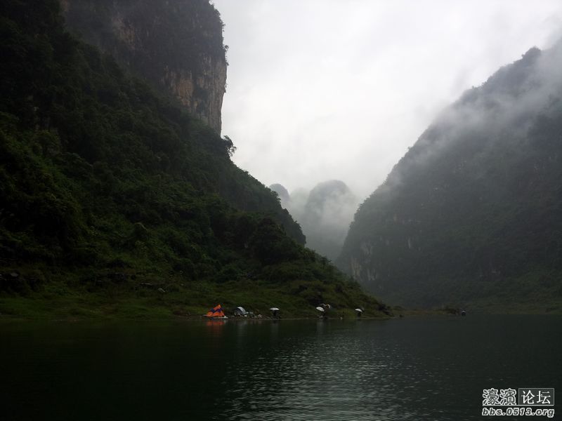 万峰湖.jpg