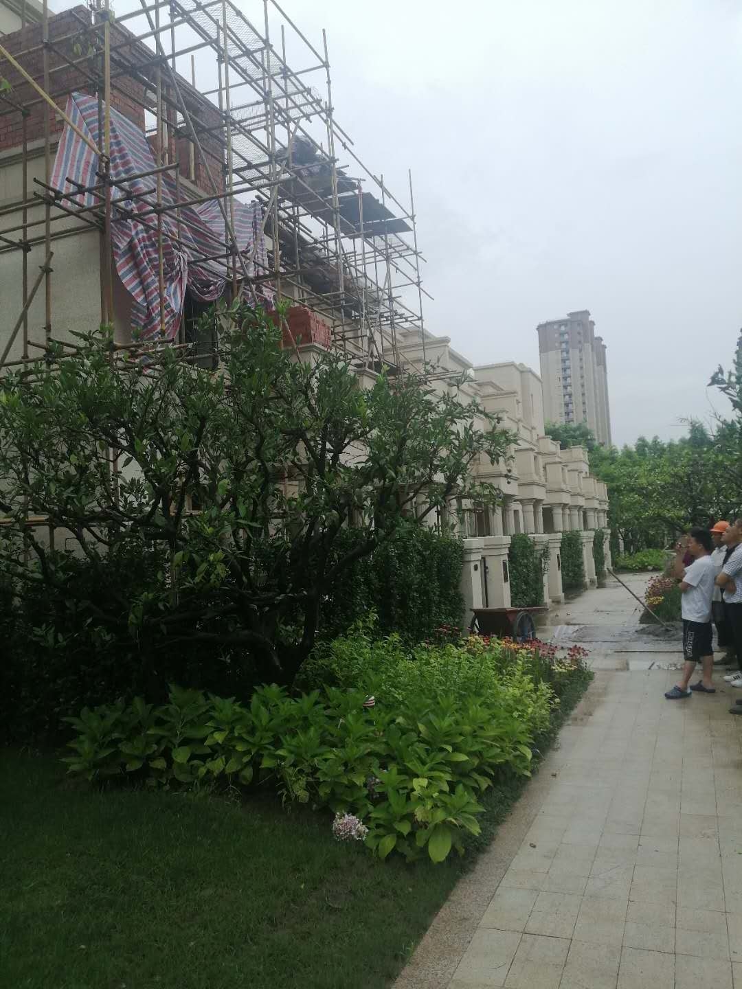 6月28日城管到场2.jpg