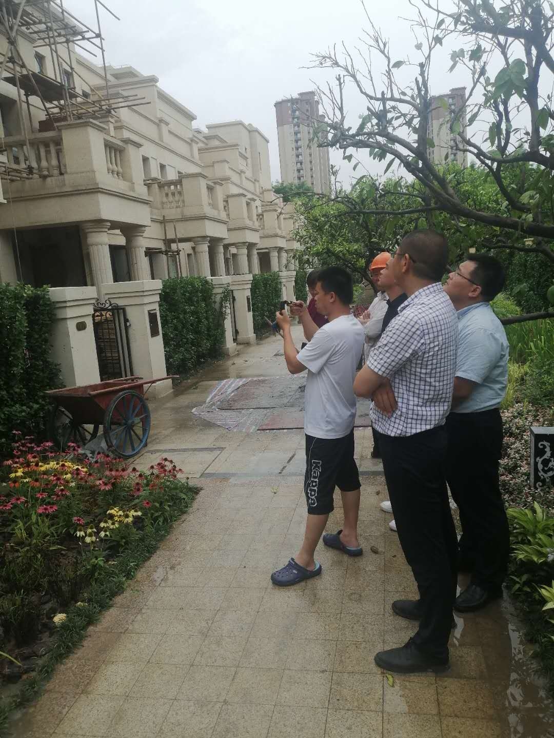6月28日城管到场1.jpg